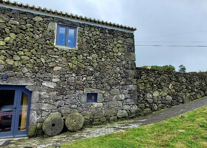 Ti Choa - Casa Da Praca * Angra do Heroismo