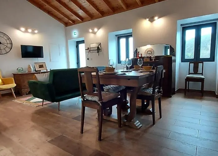 Ti Choa - Casa Da Praca * Angra do Heroísmo